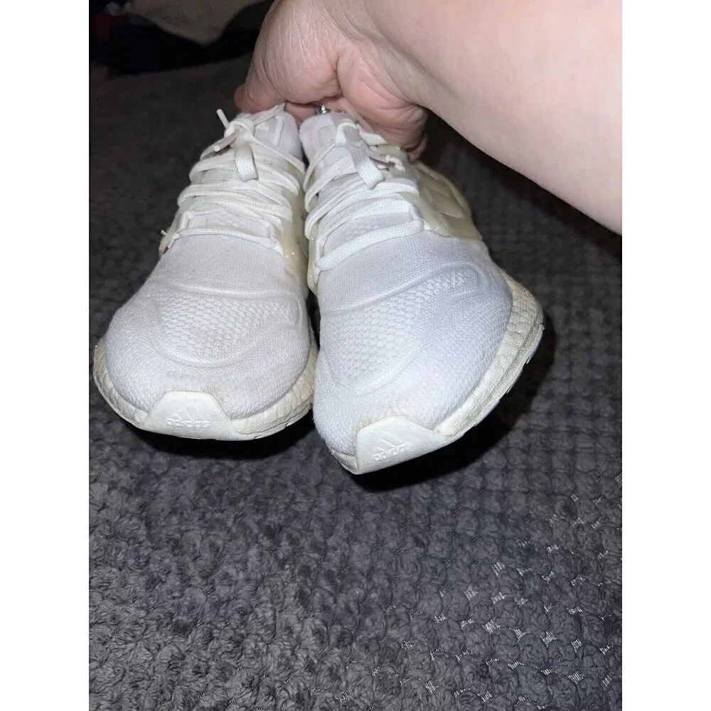 ADIDAS UltraBoost 22 Triple White Womens Sz 6